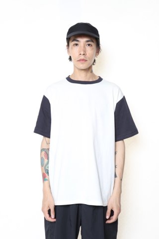 ANDER / SS ANDER 2TONE BOX TEE - off / fade black