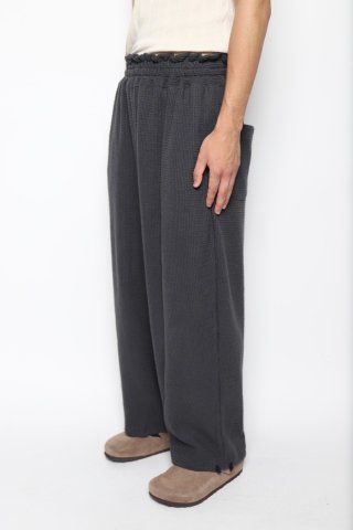 refomed / AZEAMI THERMAL PANTS - chacoal