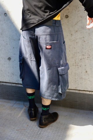 WILLY CHAVARRIA / CARGO SHORTS - chemical wash black
