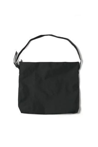 <img class='new_mark_img1' src='https://img.shop-pro.jp/img/new/icons20.gif' style='border:none;display:inline;margin:0px;padding:0px;width:auto;' /><font color=#FF0000>20%OFF</font>LOCALINA / Shoulder bag - black