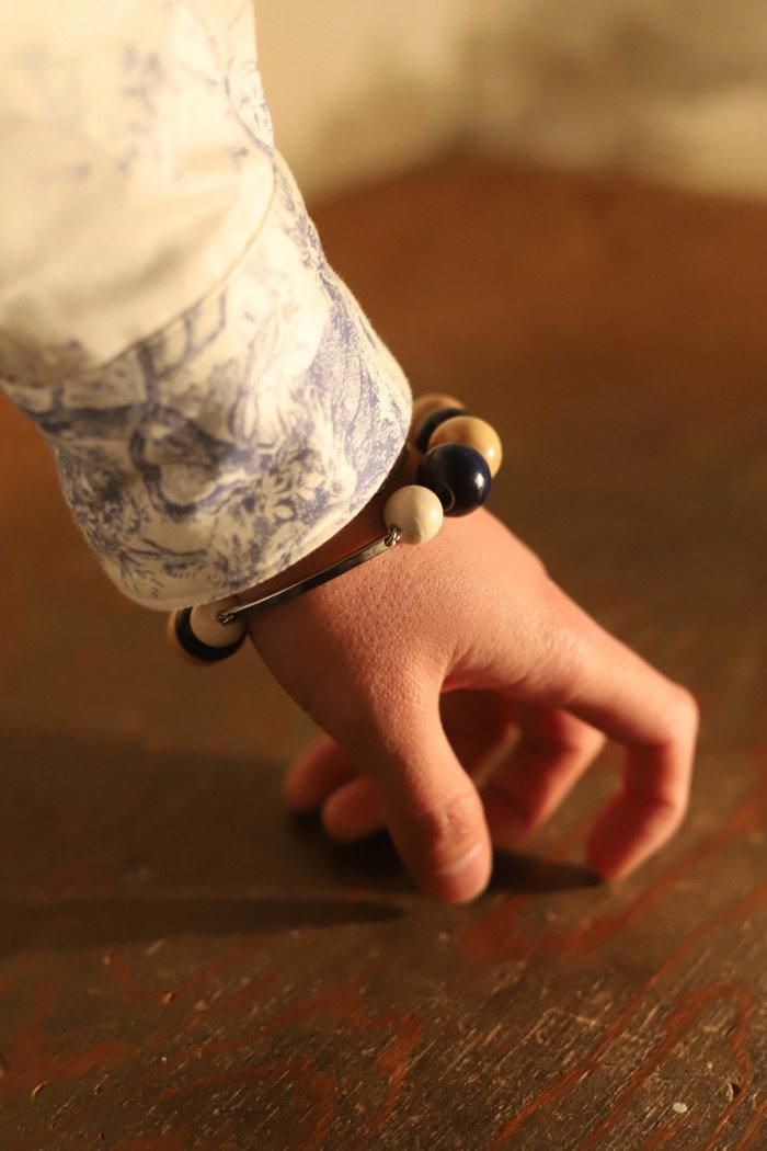 アクセサリー m's braque L&WOODS BRACELET M's Braque / METAL& WOODS BRACELET - navy/natural/white - 乱