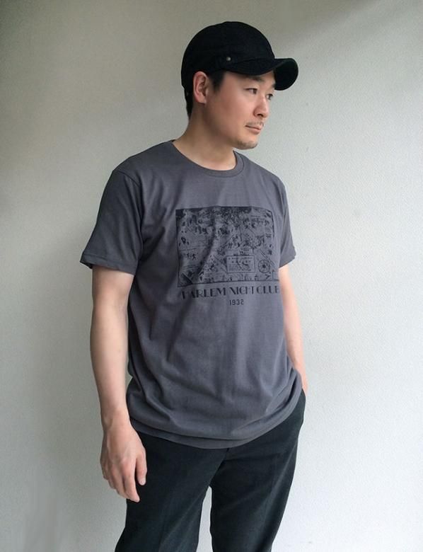 H.N.C 1932 プリントTシャツ charcoal/DjangoAtour - マメチコ H.N.C 1932 プリントTシャツ charcoal/DjangoAtour - マメチコ