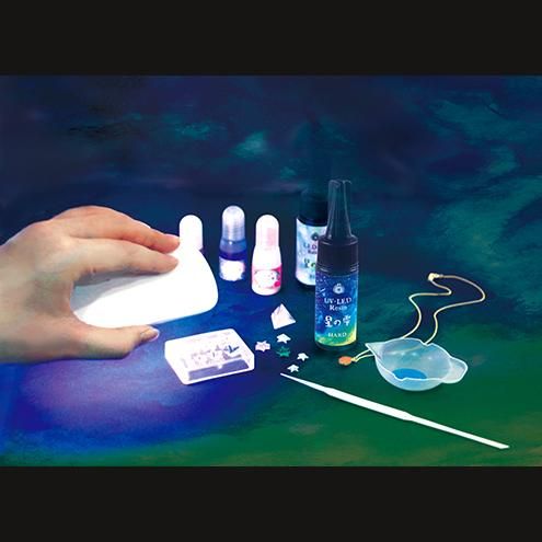 詰め替え専用UV-LEDレジン液】200g 星の雫 (ハードタイプ) 6種のオマケ付