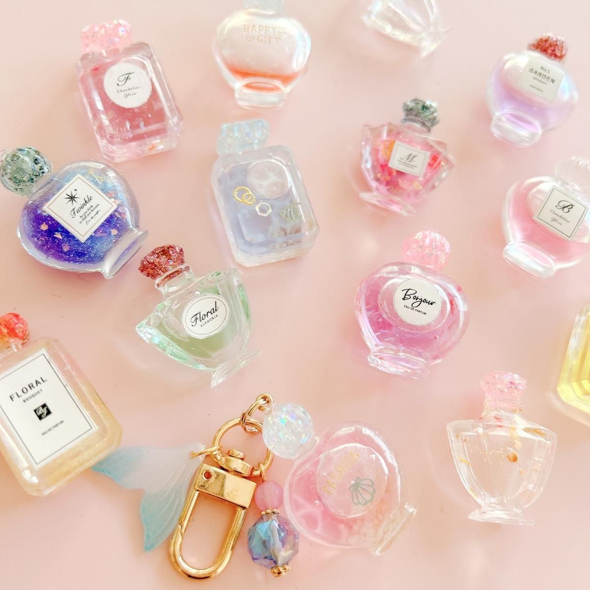 ミニ香水瓶のラベルｰ* オマケがたくさんついてくるパーツ屋さん* 隠れ