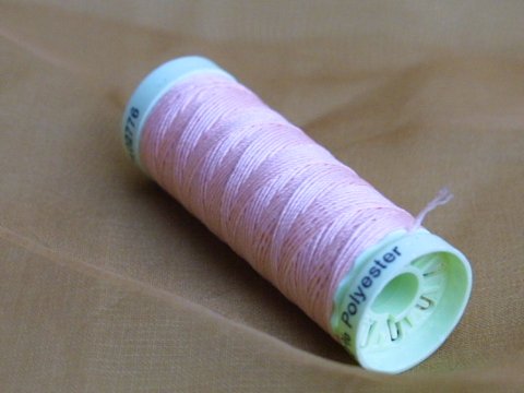 肌色の手縫い糸