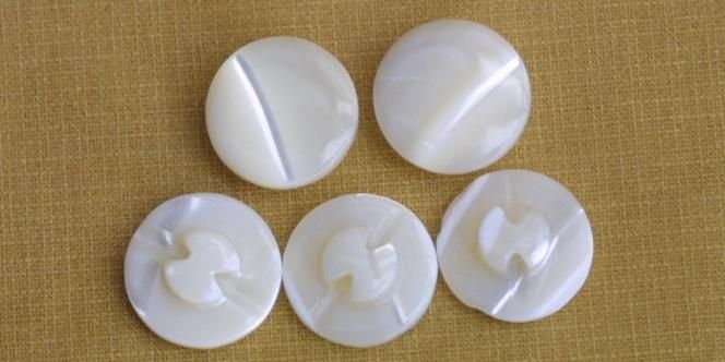 白蝶貝ボタン 丸 ウォルドルフ人形 手仕事のお店 タンテ ボレ
