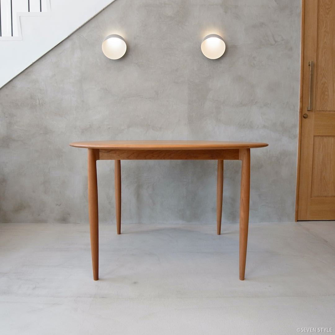 ܺػ Universe dining table