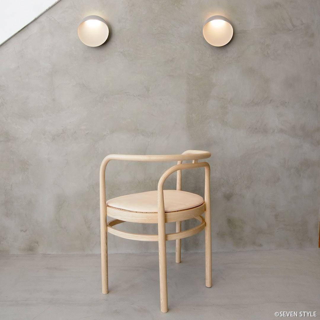 再出品けんたか　フリッツハンセン　限定色ホワイトレッグ Fritz Hansen | 3107 セブンチェア Colored Ash ホワイト