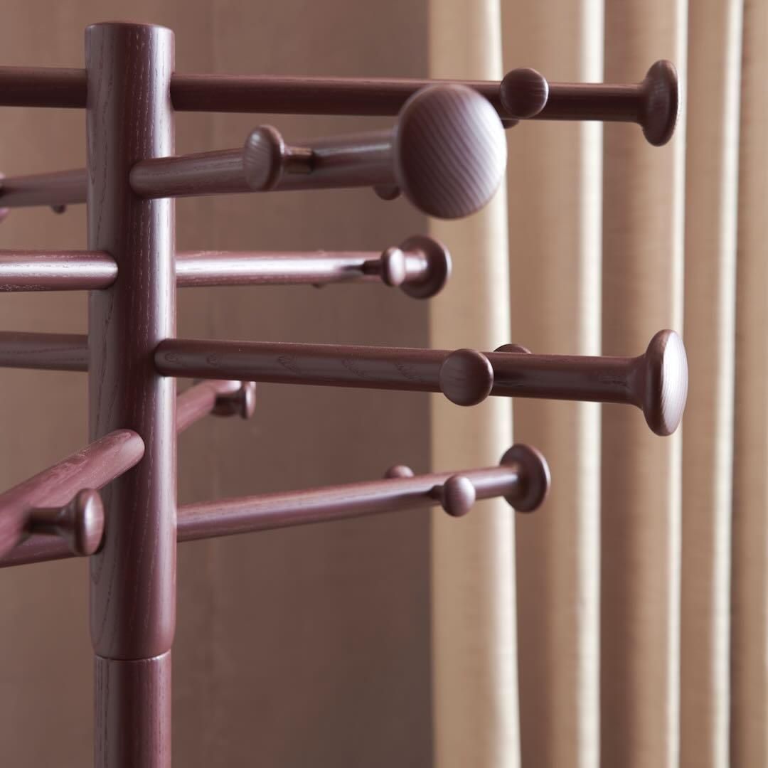 ND 09 Coat Stand