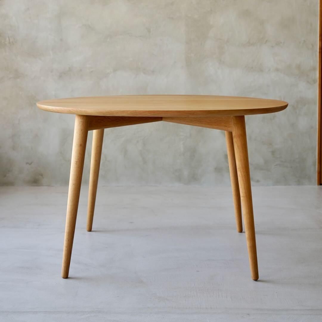 展示品販売】宮崎椅子製作所|hozuki table 4本脚(ナラ材・蜜蝋 展示品販売】宮崎椅子製作所|hozuki table 4本脚(ナラ材・蜜蝋