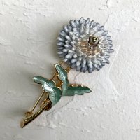 VintagePurple flower brooch