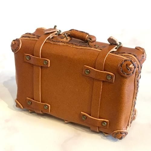 ドールアウトフィット【赤毛のアン風本革スーツケース】 - chic