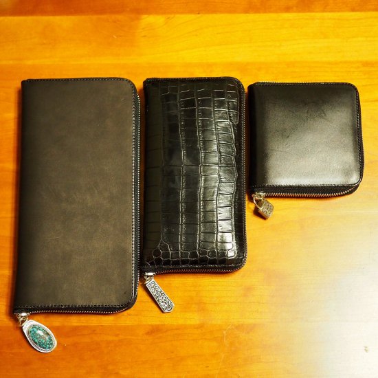 ラウンドジップ長財布XL、通常、ラウンドジップ二折財布の比較とエイジング - 7SENSE