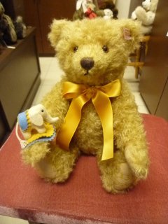 <img class='new_mark_img1' src='https://img.shop-pro.jp/img/new/icons48.gif' style='border:none;display:inline;margin:0px;padding:0px;width:auto;' />135 year Jubilee Teddy bear