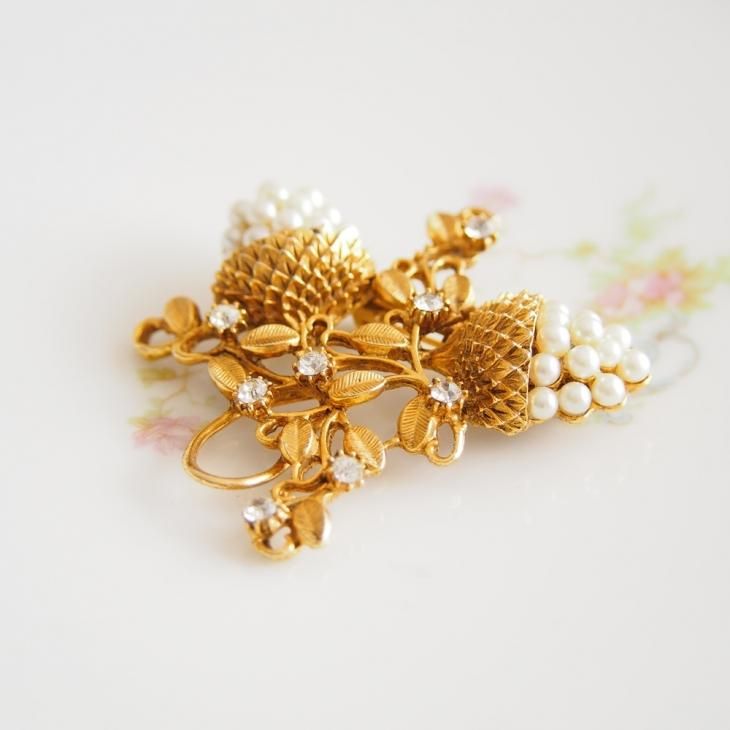 Unsigned Beauty ゴールドトーン クリアラインストーン どんぐり