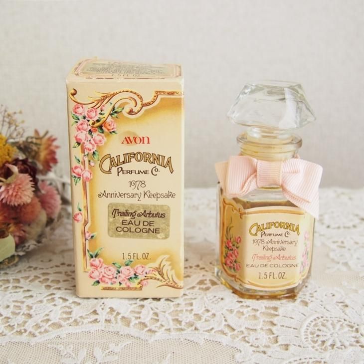 ヴィンテージ香水　AVON リトルガール　BLUE　香水瓶 箱付き AVON California Perfume Co ピンクローズ コロン 香水ボトル 箱
