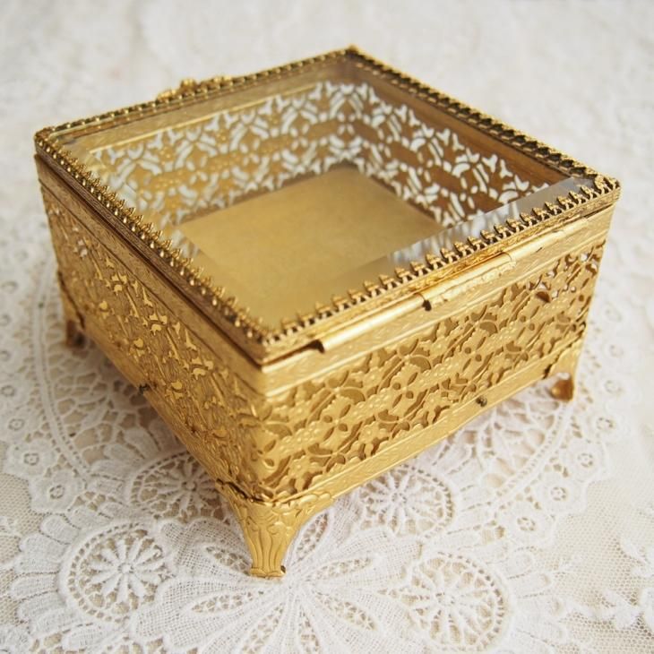 ジュエリーボックス・ケース ガラスの蓋の宝石箱 お花模様