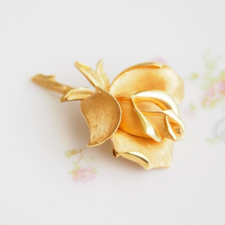 TRIFARI イエロー＆ゴールド バラのブローチ ヴィンテージ