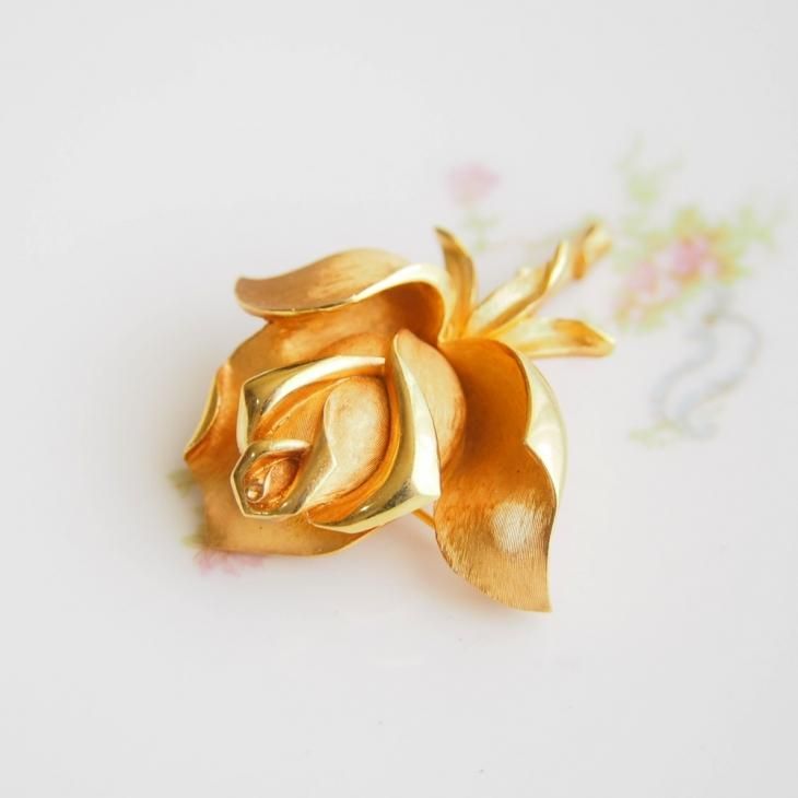 Trifari トリファリ ゴールドトーン ローズ 薔薇 ブローチ