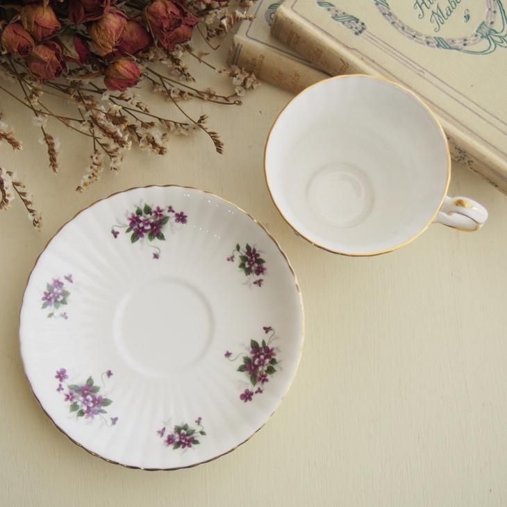 9500体限定]ロイヤルウースター スイートバイオレット フィギュリン