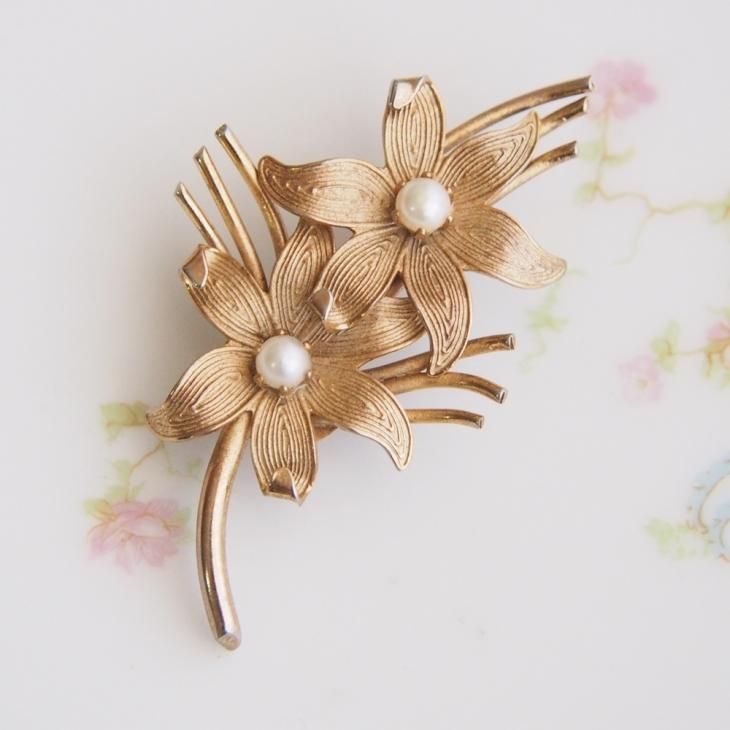 フラワー花ブローチゴールド
