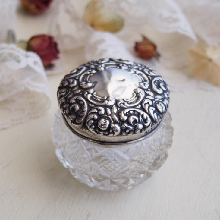 スターリングシルバーの蓋付 カットガラスジャー / アンティーク