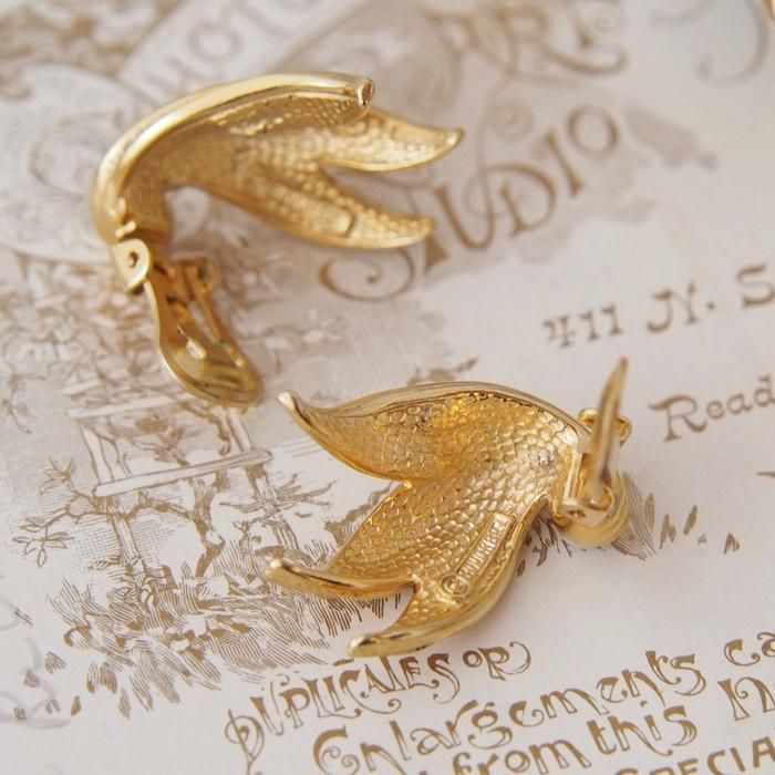 Boucher ブーシェ ゴールドトーン フェイクパール リーフ