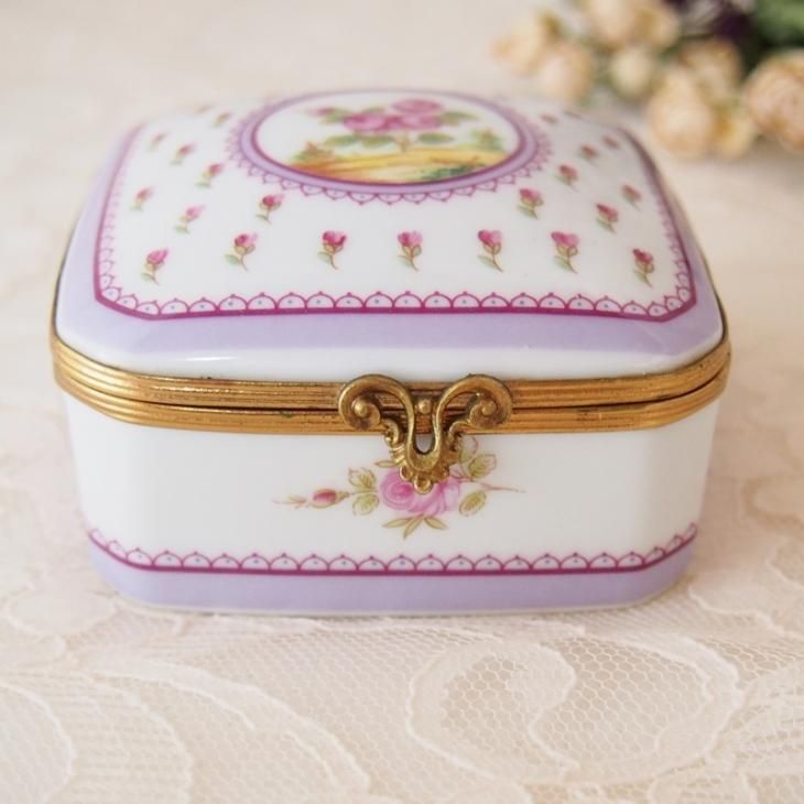 フランス　ヴィンテージ　小物入れ フランス PORCELAINE DE PARIS ピンクローズのトリンケット
