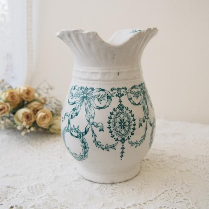 エレガントなリボンの模様の花瓶 グリーン / アンティーク