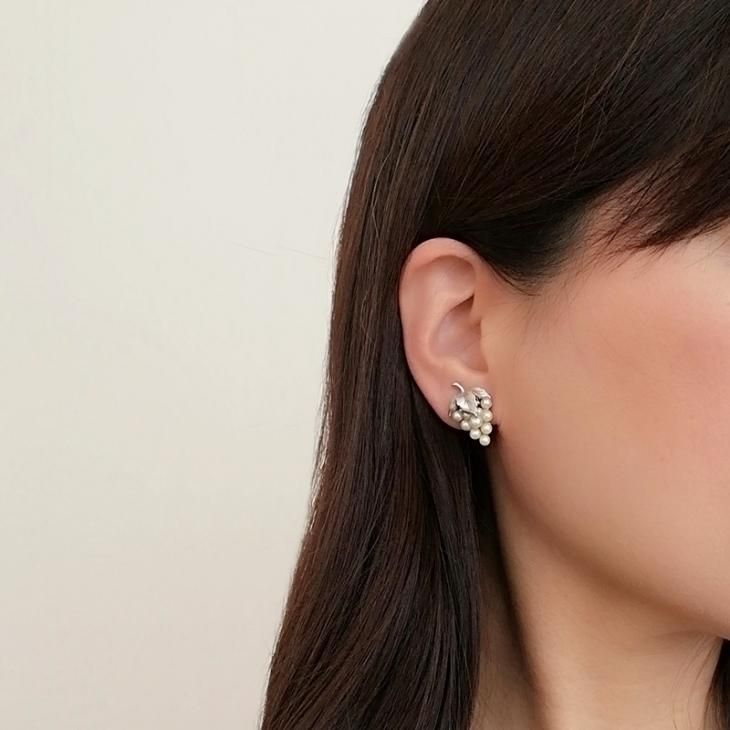 Amazon.co.jp: Trifari トリファリ シルバートーン フェイク