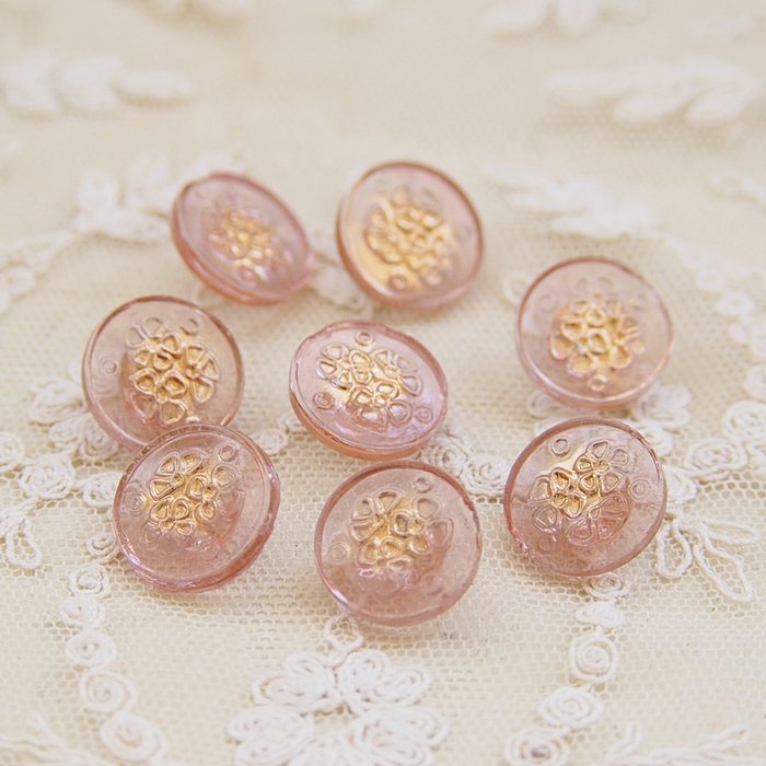 美品東京ソワールのピンク、ゴールド貝殻ボタンが可愛いヴィンテージ　セットアップ