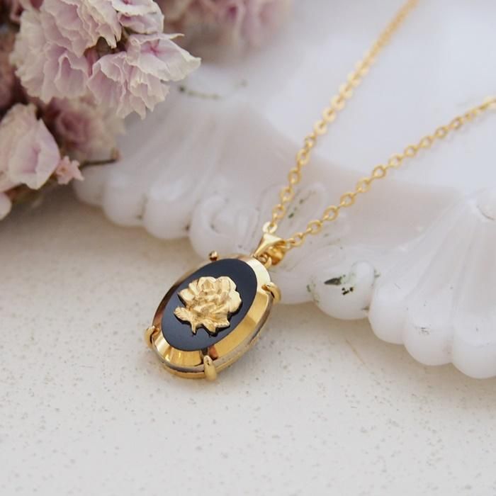 ヴィンテージガラス カメオ ゴールドローズ 薔薇 ブラックバック