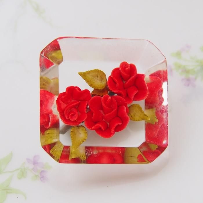 Unsigned Beauty ルーサイト レッドローズ 薔薇 ブローチ