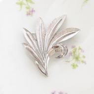 Vintage Jewelry Not Too Shabby (@nottooshabbyantique