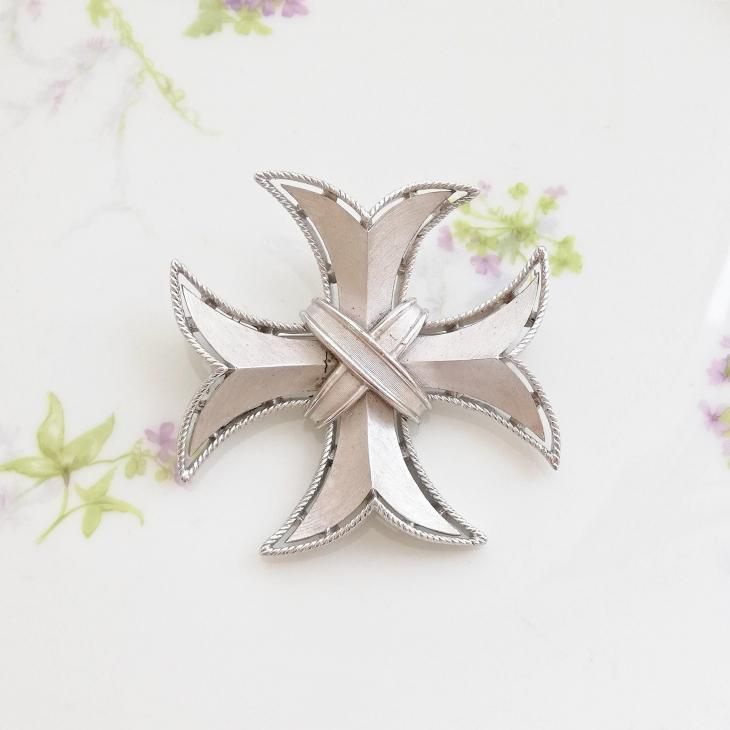 Trifari トリファリ シルバートーン クロス ブローチ