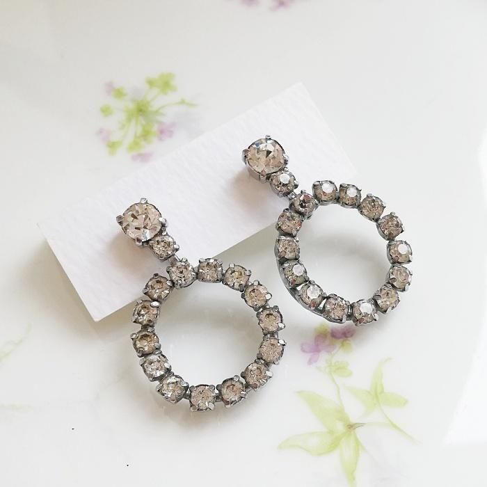 （26）アクセサリー　イミテーション　ネックレス　ピアス　指輪　ブローチ 春限定】琺瑯アクセサリー「Unomismo（ウノミスモ）」が生み出す