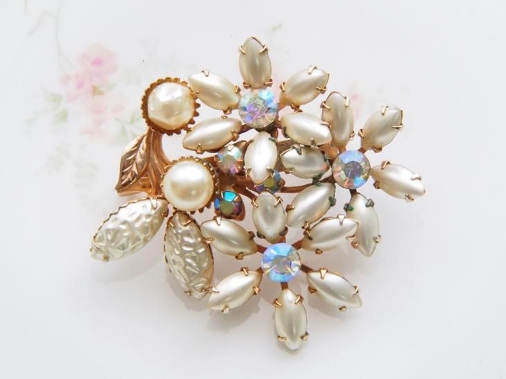 ブローチ ✩*॰本物のお花を✩*॰ ストーンつき