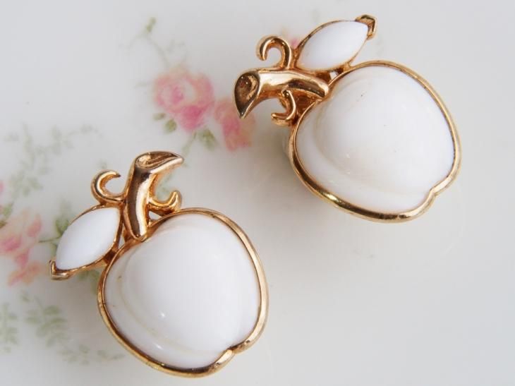 TRIFARI トリファリ ゴールドネックレス・イヤリング　ヴィンテージ Trifari/トリファリ】ゴールドメタル チョーカー ネックレス