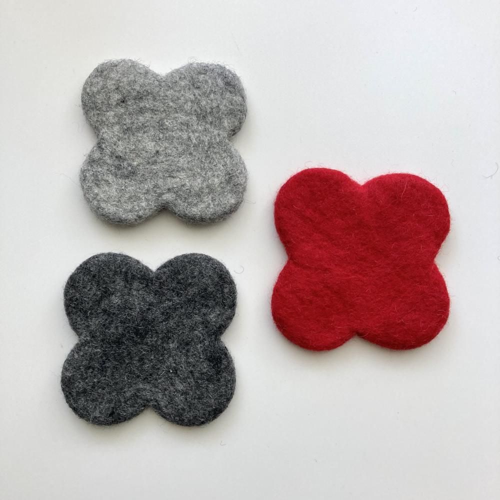 undyed+】手作りフェルトコースター花形 - ecila design undyed+】手作りフェルトコースター花形 - ecila design