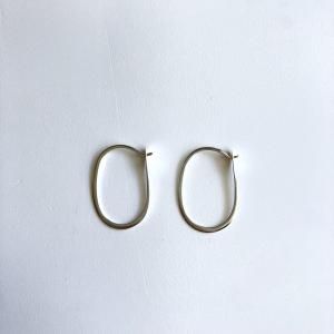 <img class='new_mark_img1' src='https://img.shop-pro.jp/img/new/icons14.gif' style='border:none;display:inline;margin:0px;padding:0px;width:auto;' />source:Melissa Joy ManningSilver Small Oval Hoops Earrings