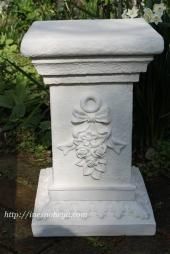 ガーデン用彫像、ブロカントなアンティーク風ガーデンオーナメント