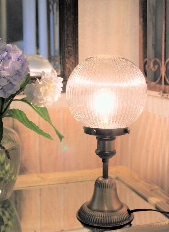 アンティークな色調のレトロなテーブルランプスタンドBと大正ロマンなクリアボウル・ガラスランプシェードのセット - フレンチアンティークスタイル  イネスの部屋