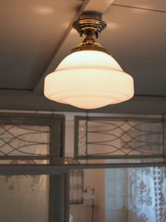 ビストロ風ガラスのランプAと英国式真鍮シーリングカバー付きペンダントライト100(R40) - フレンチアンティークスタイル イネスの部屋