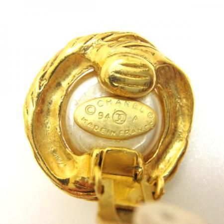 CHANEL Vintage Earrings<BR>Faux Peal with CC Logo 3