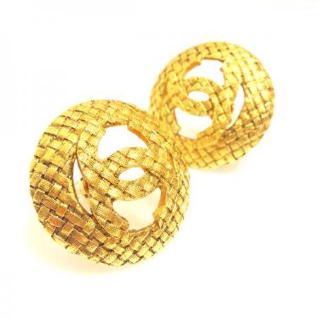CHANEL Vintage Earrings Gold Tone CC Logo