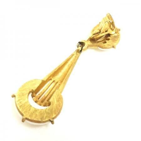 Trifari Vintage Dangling Earrings  White and Bold Gold Tone 2