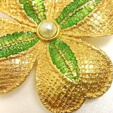 Yves Saint Laurent  Vintage Earrings Big Flower with Faux peal 2