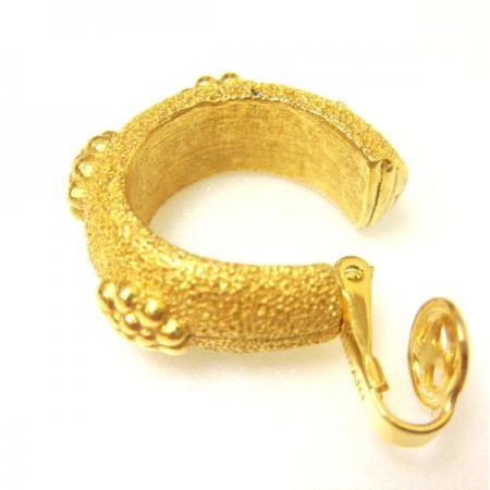 Trifari Vintage Hoop Earrings with Gold Fabulous Texture 3