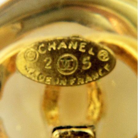 CHANEL Vintage  Earrings<br/> CC logo 80s<br/>Couture Runway 3