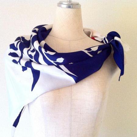 Nina Ricci Vintage Scarf<br/>a Flower Bouquet Tied with<br/> a Red Bow 3